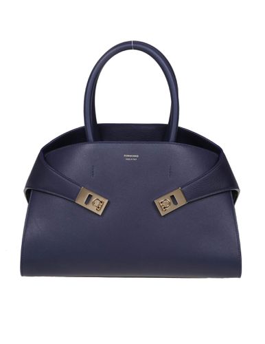 Hug Th M Bag In Blue Leather - Ferragamo - Modalova