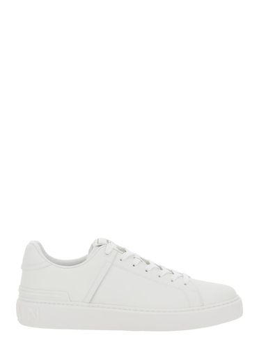 B-court Low Top Sneakers With Logo Patch On The Tongue In Leather Man - Balmain - Modalova
