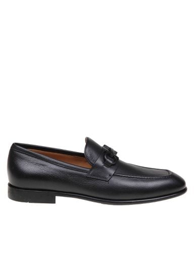 Leather Loafers With Gancini Buckle - Ferragamo - Modalova