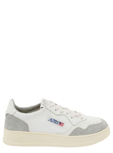 Medalist Low Top Sneakers With Grey Suede Details In Leather Man - Autry - Modalova