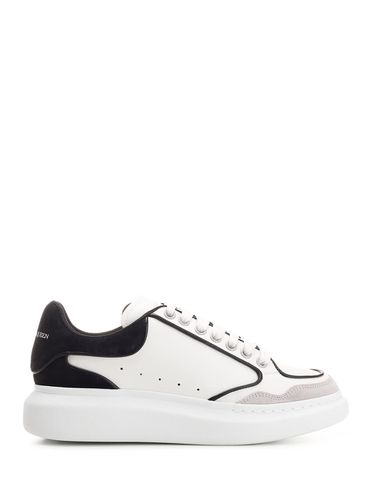 Oversize Sneakers With Black Heel Tab - Alexander McQueen - Modalova