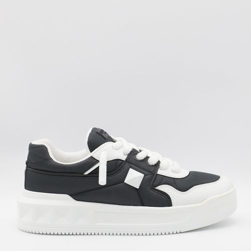 White And Black Sneakers - Valentino Garavani - Modalova