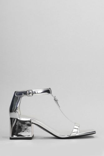 Sandals In Silver Patent Leather - Courrèges - Modalova