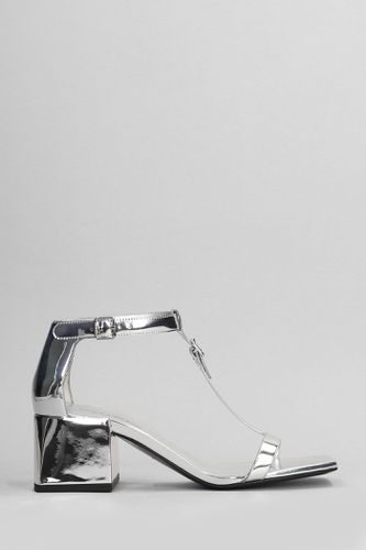 Sandals In Patent Leather - Courrèges - Modalova