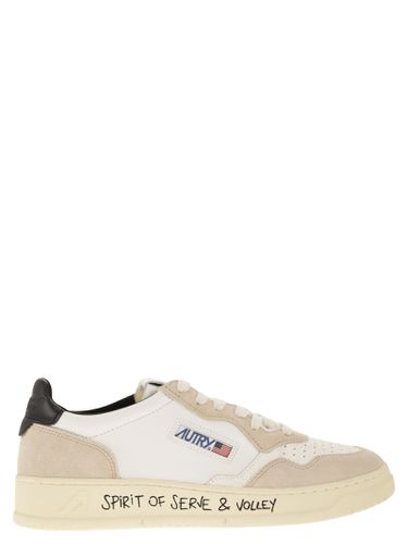 Medalist Low - Leather And Suede Sneakers - Autry - Modalova