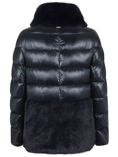 Cape In Ultralight Nylon And Faux Fur - Herno - Modalova