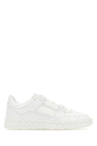 White Leather Freedots Sneakers - Valentino Garavani - Modalova