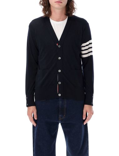 Classic V-neck Cardigan Sustainable - Thom Browne - Modalova