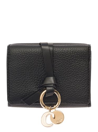 Alphabet Tri-fold Wallet With Charm And Leather Link In Grainy Leather Woman - Chloé - Modalova