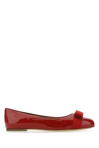 Red Leather Varina Ballerinas - Ferragamo - Modalova