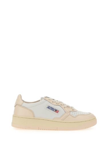 Autry Medalist Low Top Sneakers - Autry - Modalova