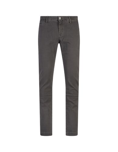 Bobby Slim Fit Trousers In Garment-dye Twill - Jacob Cohen - Modalova