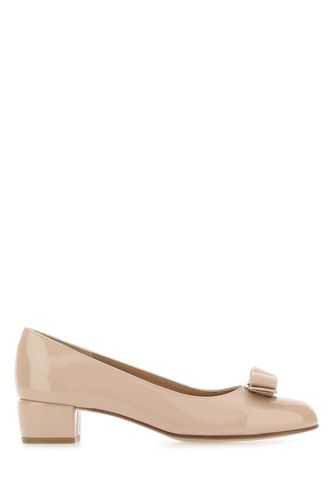 Skin Pink Leather Vara Pumps - Ferragamo - Modalova