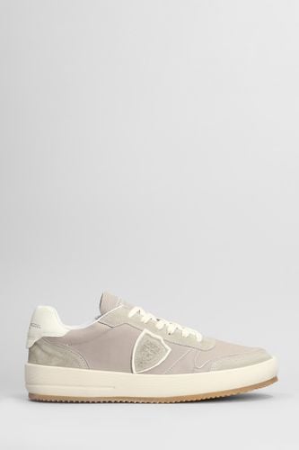 Nice Low Sneakers In Suede And Leather - Philippe Model - Modalova