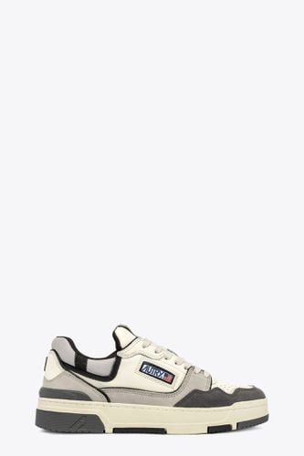 Clc Low Wom Off white leather and grey suede lace up low sneaker - Clc Low - Autry - Modalova