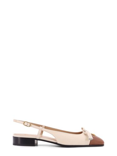 Valet Du Roi Leather Slingback With Iconic Vlogo - Valentino Garavani - Modalova