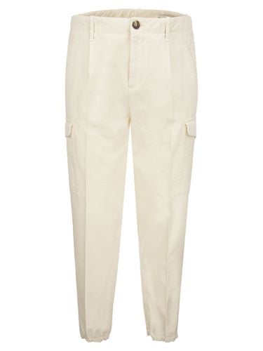 Ergonomic Fit Trousers In Garment-dyed Comfort Cotton Drill With Darts, Cargo Pockets And Zip At Hem - Brunello Cucinelli - Modalova