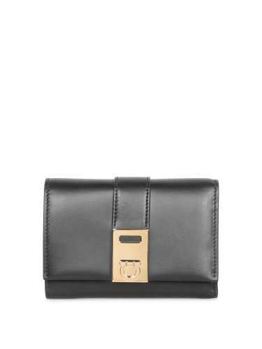 Ferragamo Hug Bicolor Black Wallet - Ferragamo - Modalova