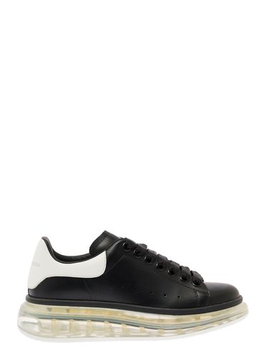 And White Sneakers With Oversize Sole In Leather Woman - Alexander McQueen - Modalova