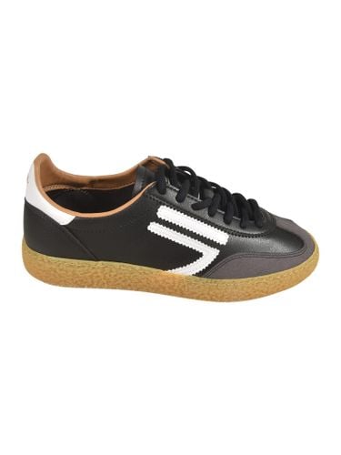 Puraai Classic Lace-up Sneakers - Puraai - Modalova