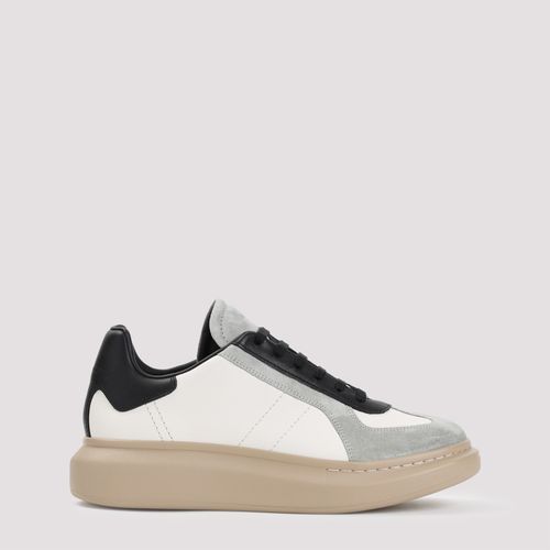 Oversized Retro Lace-up Sneakers - Alexander McQueen - Modalova