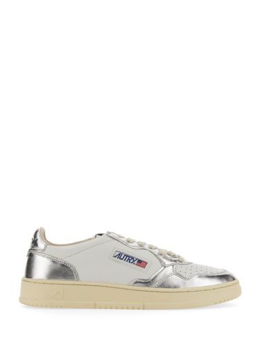 Autry Medalist Low Sneakers - Autry - Modalova