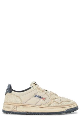 Super Vintage Lace-up Sneakers - Autry - Modalova