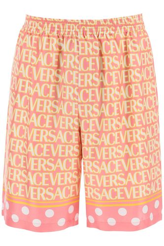 Versace Allover Silk Shorts - Versace - Modalova