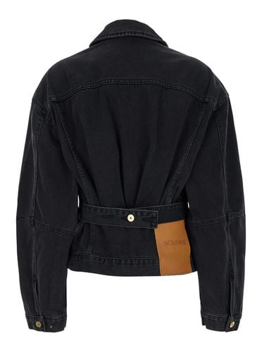 La Veste De Nimes Jacket With Rear Belt In Denim Woman - Jacquemus - Modalova