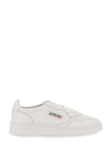 Autry Medalist Low Sneakers - Autry - Modalova