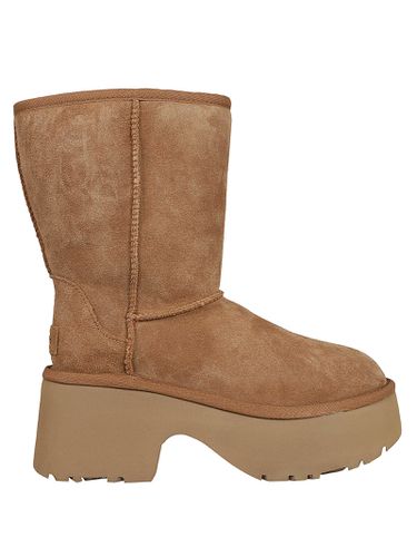 UGG W Classic Short New Heights - UGG - Modalova