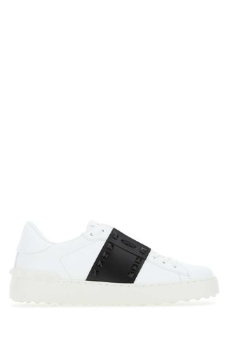 White Leather Rockstud Untitled Sneakers With Black Band - Valentino Garavani - Modalova