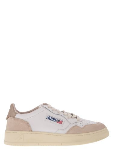 Autry Medalist Low Sneakers - Autry - Modalova