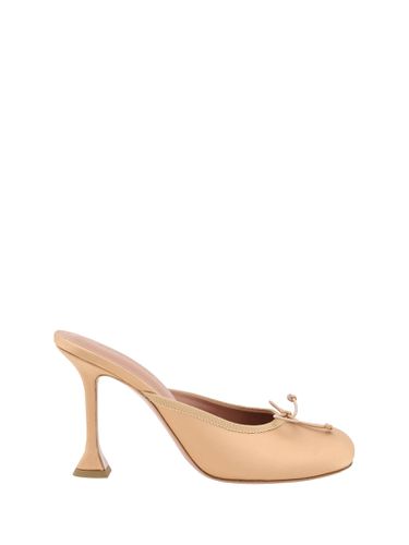 Amina Muaddi Lila Pumps - Amina Muaddi - Modalova