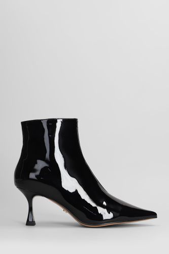 Jazmine High Heels Ankle Boots In Patent Leather - Lola Cruz - Modalova