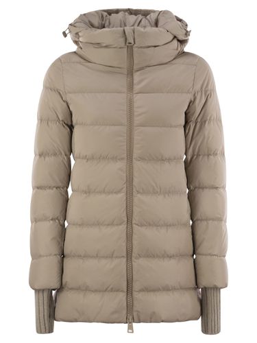 Herno Medium Down Jacket With Hood - Herno - Modalova