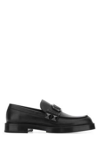 Black Leather Stud Sign Loafers - Valentino Garavani - Modalova