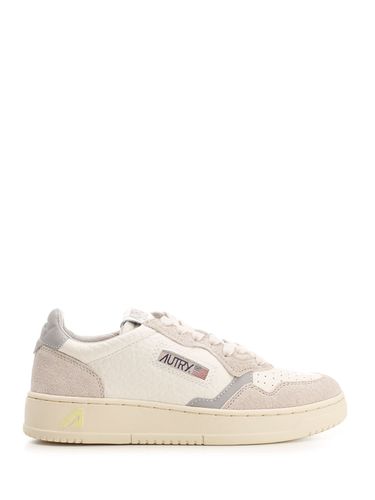 Autry Medalist Low-top Sneakers - Autry - Modalova