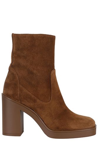 Bethenny 80 Zip Bootie - Stuart Weitzman - Modalova