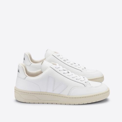 Sneakers con lacci in pelle - VEJA - Modalova