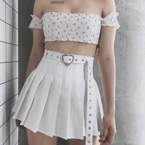 Heart-Buckle Belt Pleated Skirt - musthaveskirts - Modalova