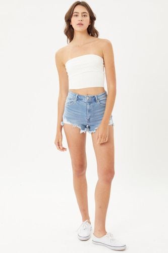 Love Tree Raw Hem Cat's Whisker Denim Shorts - Trendsi - Modalova