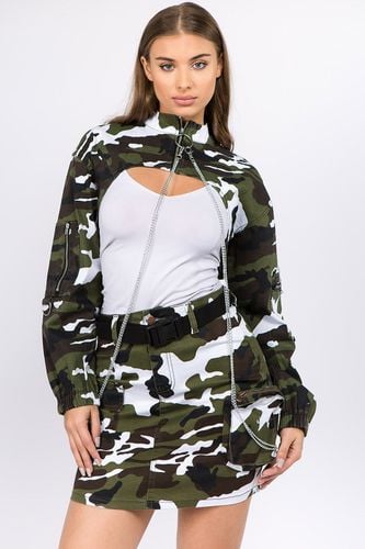 American Bazi Camouflage Cropped Jacket with Chains - Trendsi - Modalova