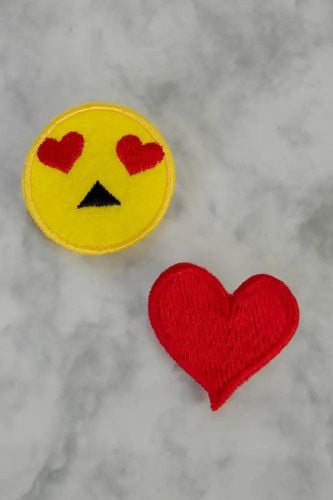 Heart Eyes Heart 2pc Embroidered Emoji Fabric Patch Miscellaneous Accessory - AMIClubwearStore - Modalova