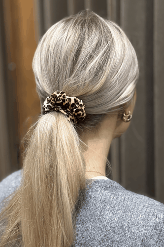 Leopard Scrunchie - TeeShoppen - Modalova