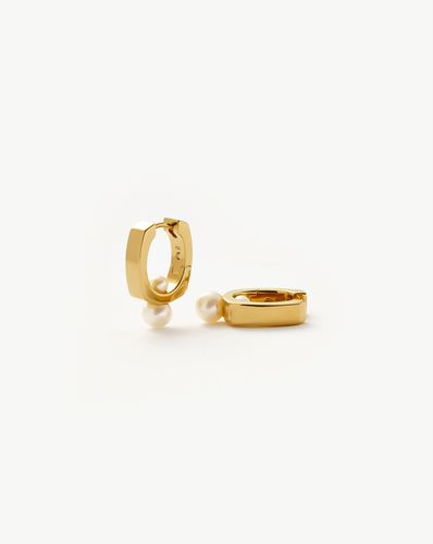 Button Pearl Square Small Hoop Earrings | 18ct Gold Plated/Pearl - Missoma - Modalova