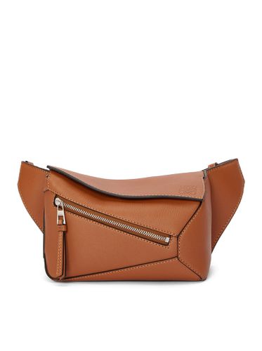 Mini Puzzle bum bag in classic calfskin - Woman - Loewe - Modalova