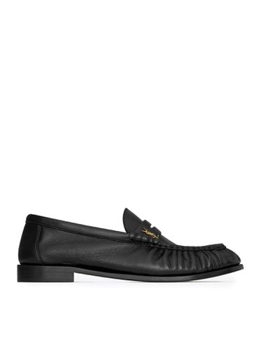 LE LOAFER LOAFERS IN POLISHED WRINKLED LEATHER - Man - Saint Laurent - Modalova