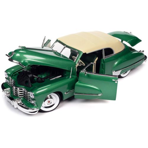 Model Car - 1947 Cadillac Series 62 Soft Top Ardsley Green Metallic - Autoworld - Modalova