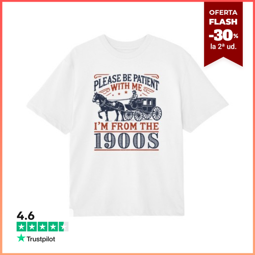 Camiseta Oversize PLEASE BE PATIENT IM FROM THE 1900s laTostadora - latostadora.com - Modalova